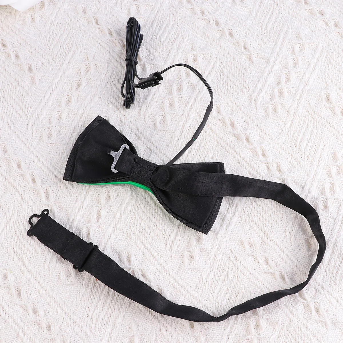 

LED Illuminated Bow Tie Glowing Party Accessory Flashing Fashion Neckpiece for Holiday Events Masquerade Outfit Dark Green