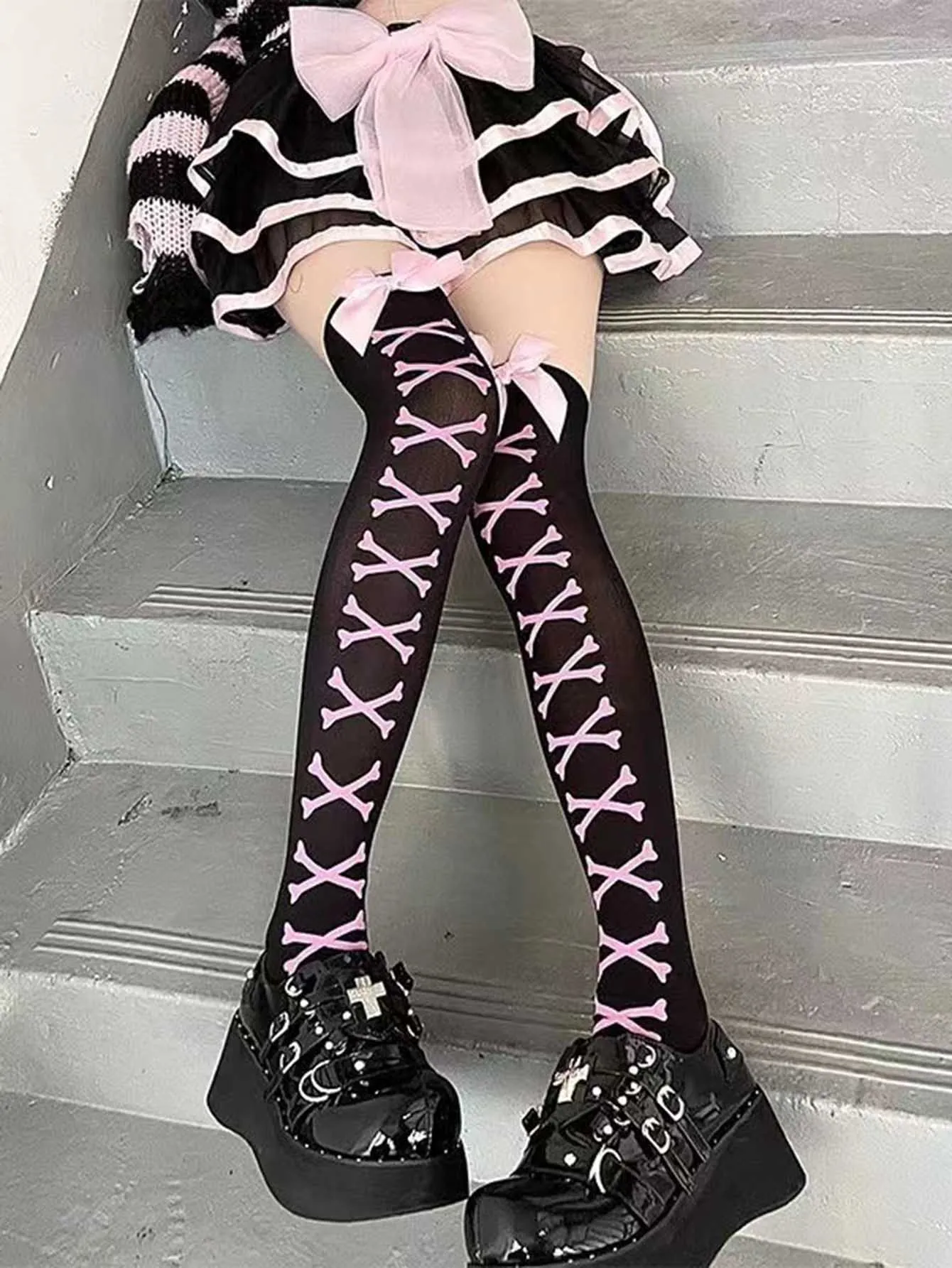 1 pair of long hose European and American Halloween socks women's long hose bow ti knee length socks printed long socks