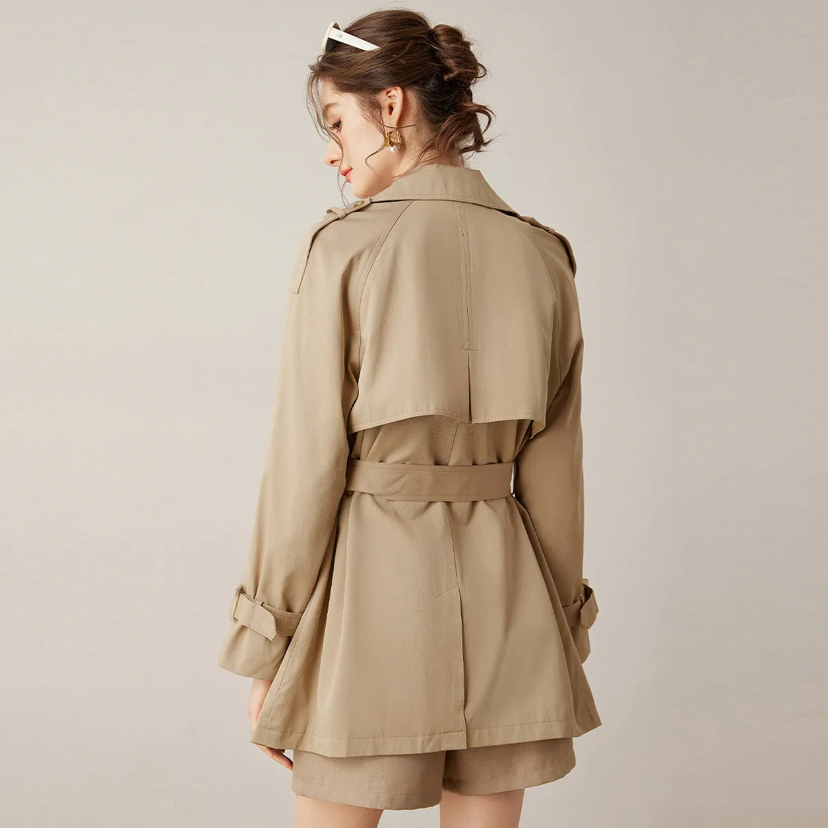 LOUIS YAO Cappotto oversize di media lunghezza tinta unita 2025 Trench da donna con maniche raglan con colletto a bavero stile pendolare autunnale