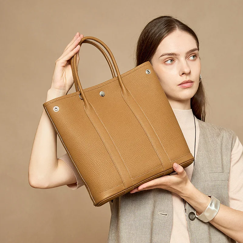 

High-End Leather Handbag Women's Large Capaci Top Layer Cowhide oulder Bag Luxury Sensation Garden Bag Ci Chic Sle