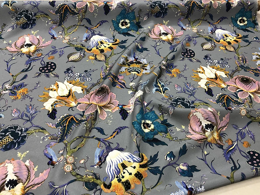 

30 Momme Elastic Heavy Crepe High Quality Real Silk Clothing Fabric Gray Background Gorgeous Flower Spray Painting Designer