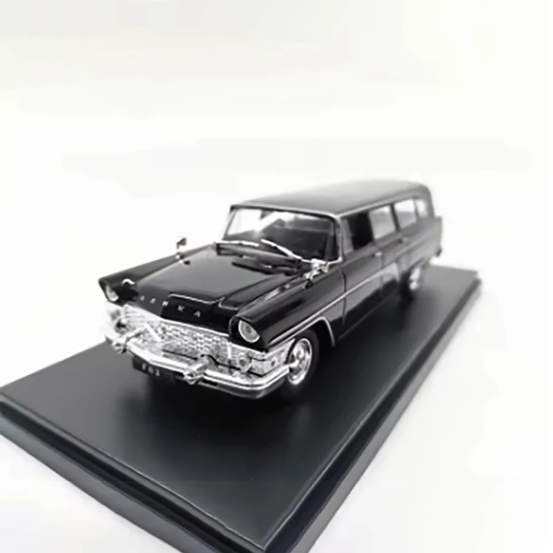 Diecast 1:43 Scale GAZ 13C 1973 Alloy Car Static Collectible Model Adult Hobby Metal Toy Holiday Gift Ornament Souvenir