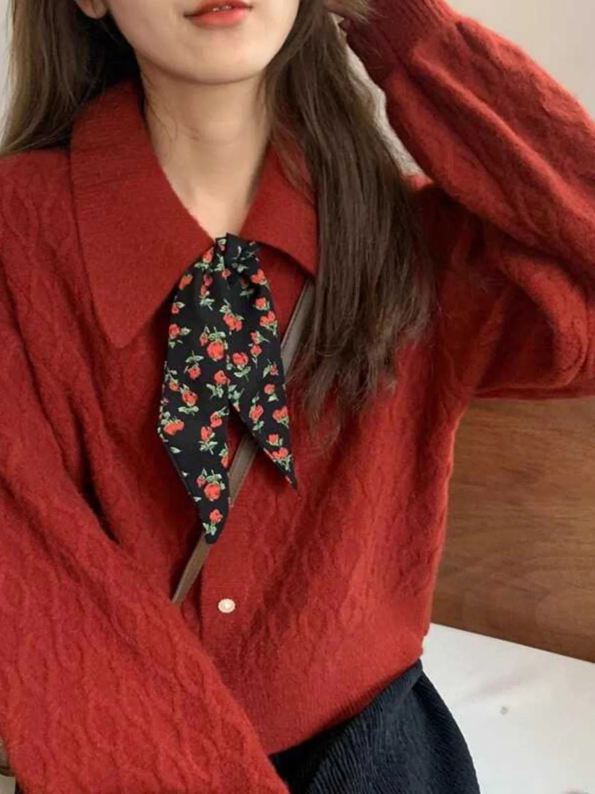 Maglione ampio lavorato a maglia rosso con colletto per bambola per donna Capispalla autunno inverno Design casual Sensation Carta in maglia a tema Capodanno...