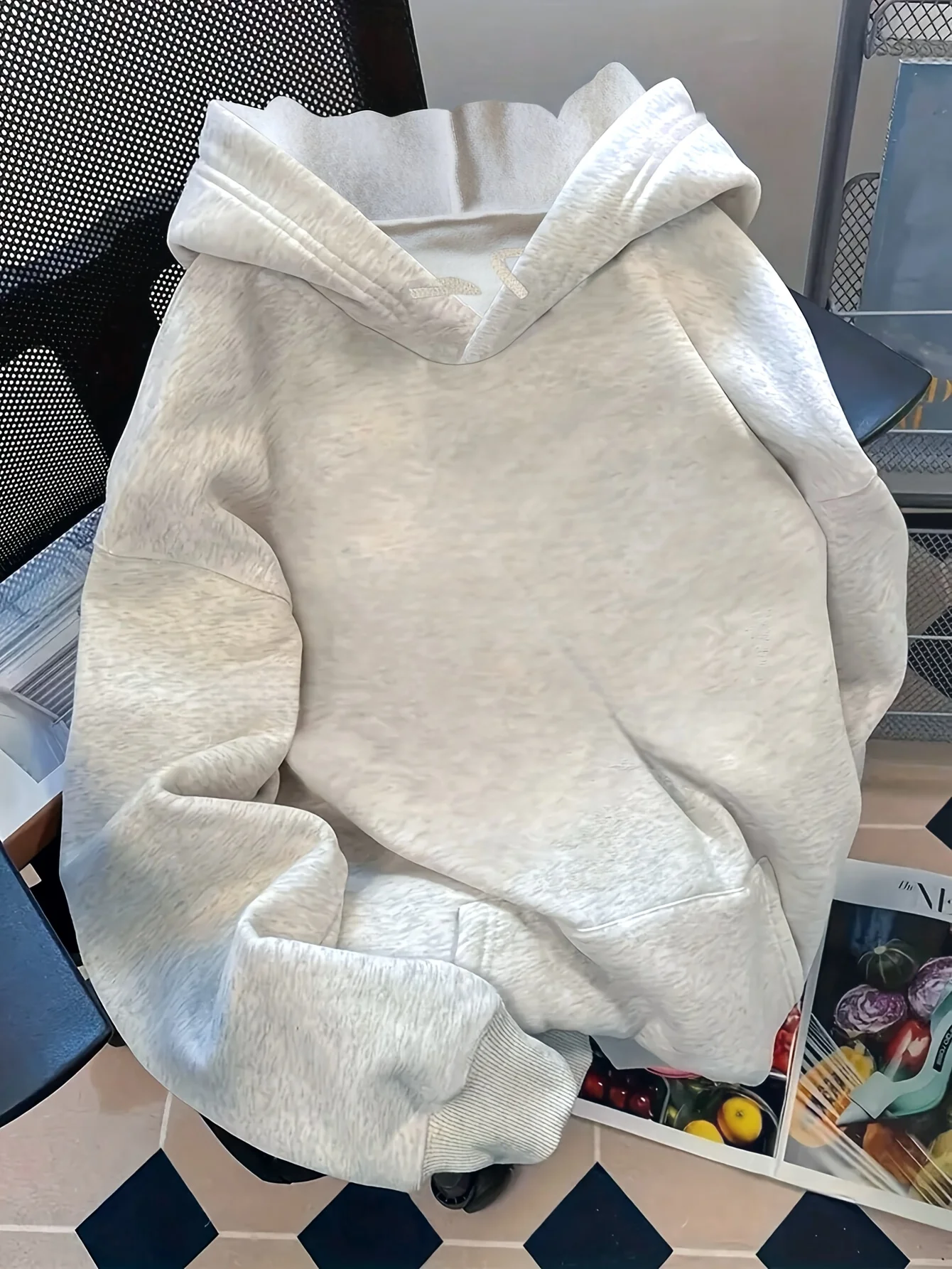 هودي نسائي بطبعة زهرة الأوركيد - مراجعة Plant Parent Hoodie وسعره