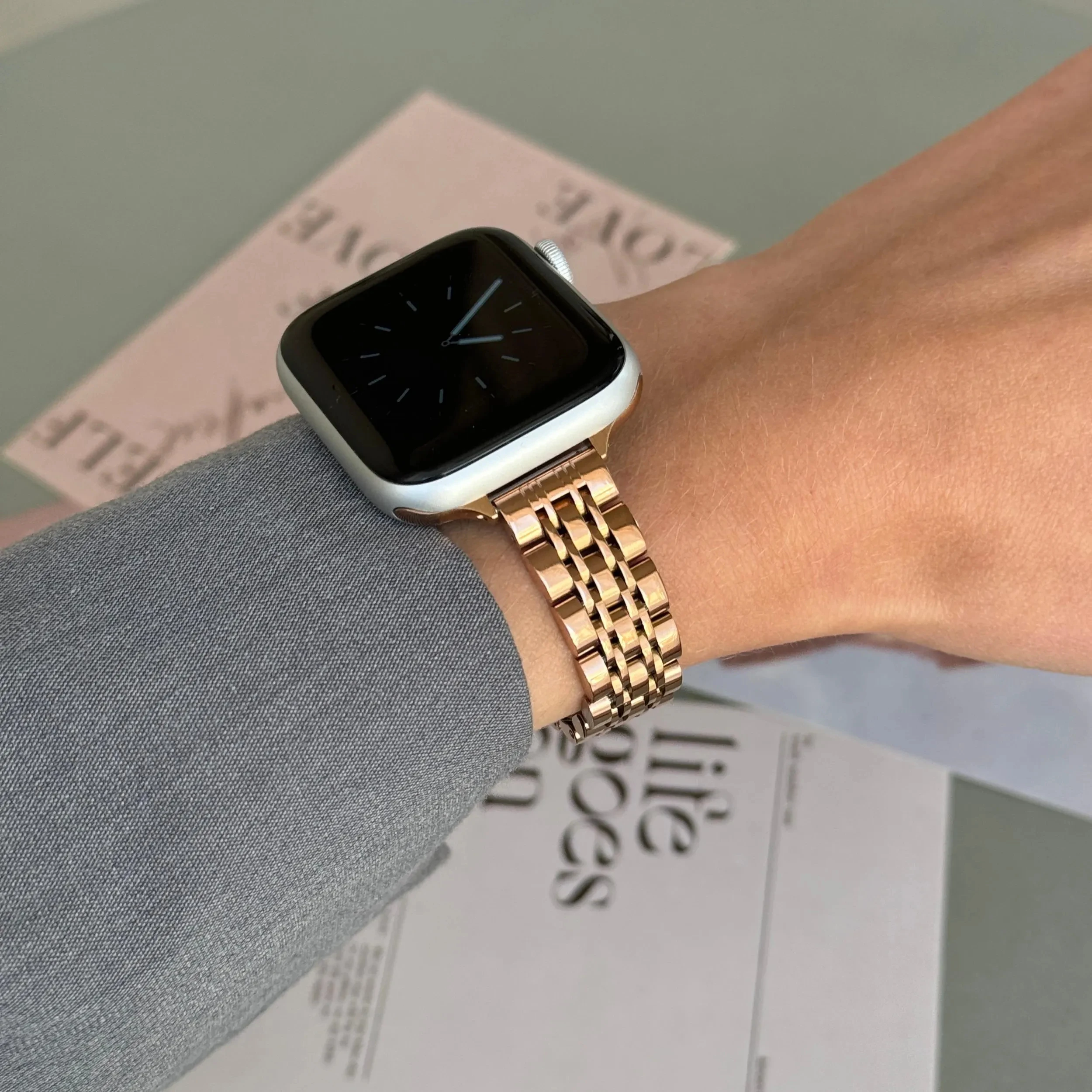 Slanke roestvrijstalen metalen dameshorlogeband voor Apple Watch 38/40/41 mm 42/44/45/46/49 mm Geschikt voor iWatch-serie SE987654321