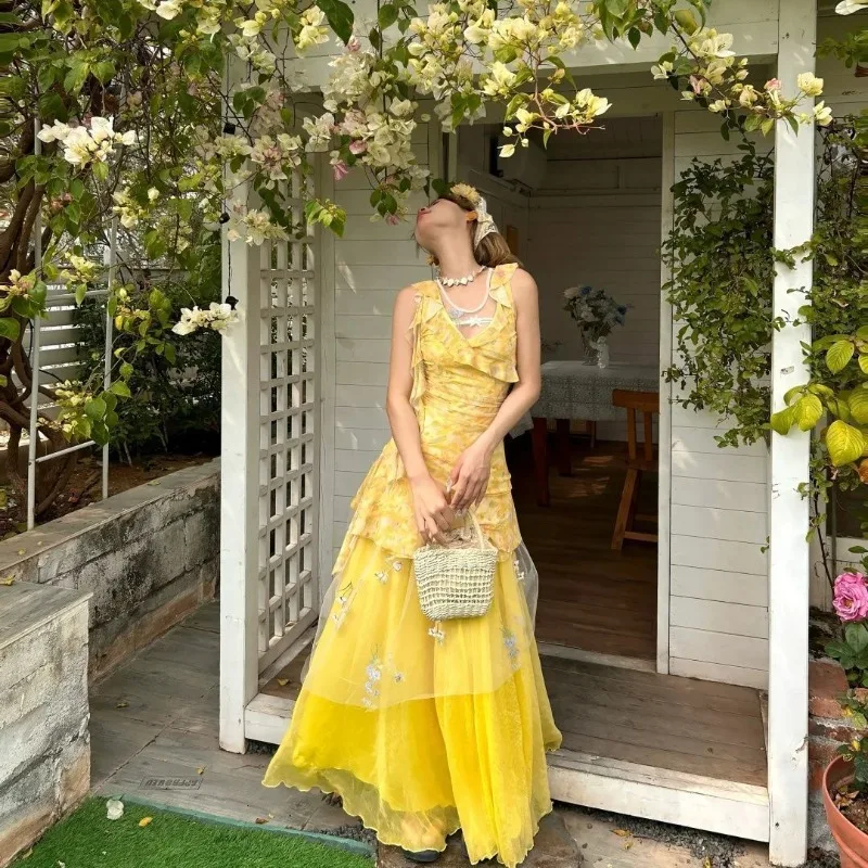 

Женский комплект Spicy Girl, новый летний пляжный стиль, корейский комплект с листьями лотоса, желтый сетчатый ремешок, камзол, длинные юбки, комплект из трех предметов