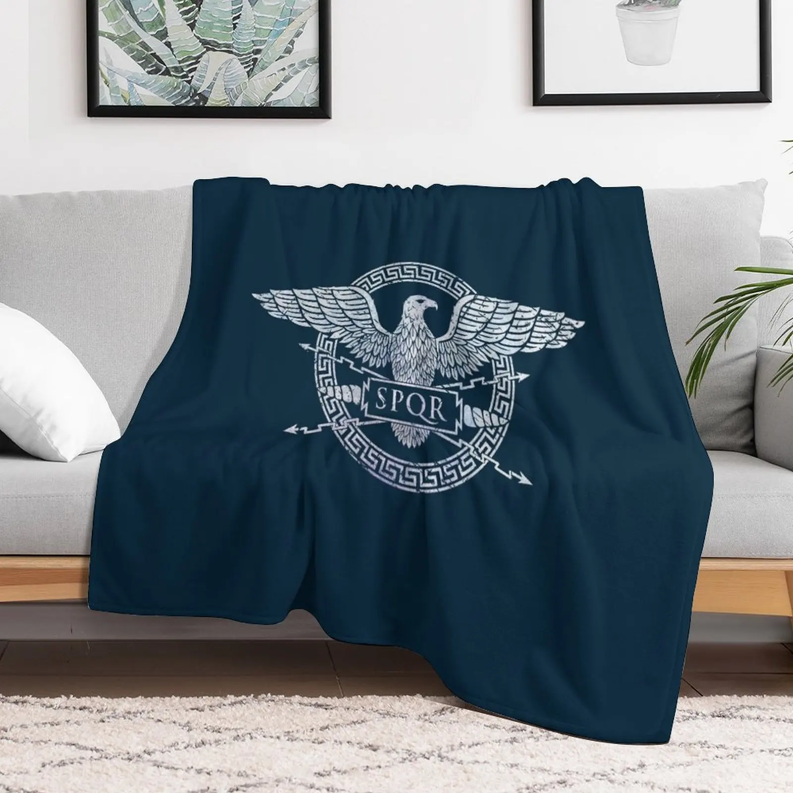 

SPQR Roman Empire Eagle Emblem - Vintage White Throw Blanket manga Decorative Beds Multi-Purpose Picnic Blankets