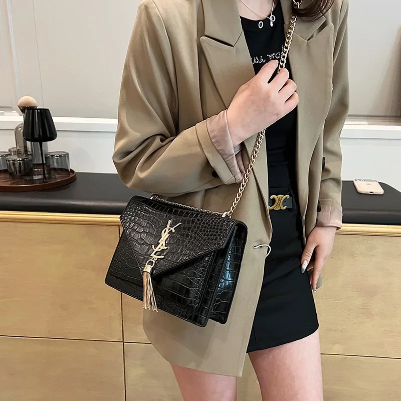 

Модная женская сумка-клатч с каменным узором и цепочкой, 2026 год, высококачественная текстурированная маленькая квадратная сумка, универсальная сумка через плечо/мессенджер