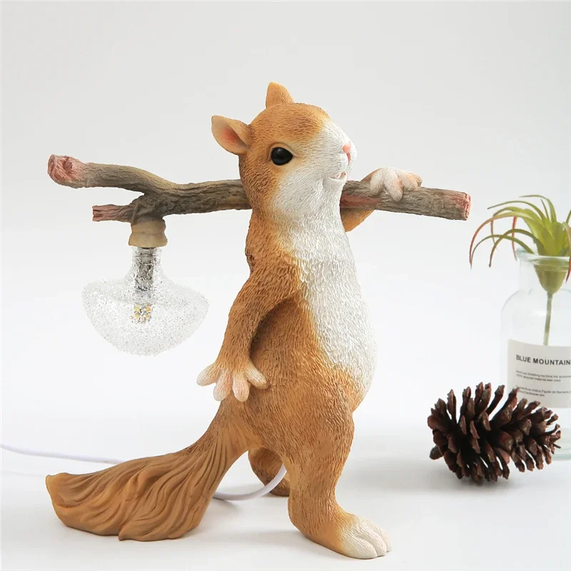 Lovely Squirrel Resin Table Lamps Nordic Designer Living Room Decor Children's Princess Room Bedside Lamp Decorative Desk Lights