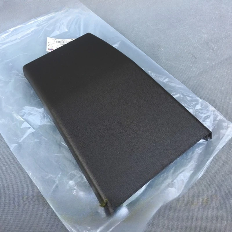 

Задняя крышка Wuling Hongguang V для коробки ручного тормоза Rongguang V Задняя торцевая крышка для подлокотника Пластиковая накладка Модели 2014-2018 гг.