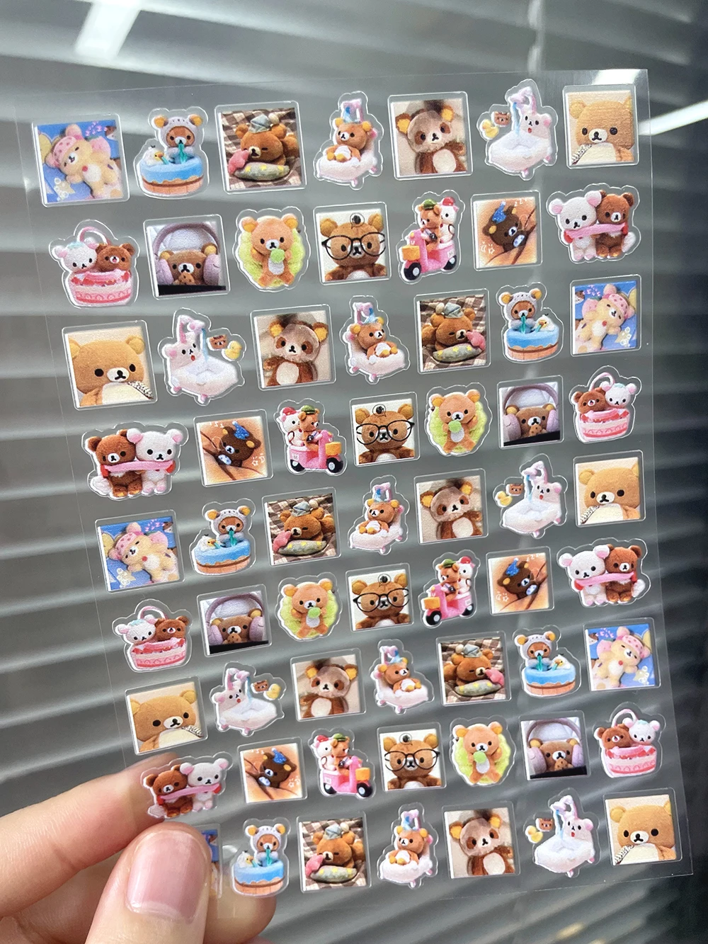 Mini adesivi in PVC Rilakkuma Nail Art impermeabile fai da te bottiglia d'acqua scatola specchio Loptop scrivania amico gioco puntelli adesivi regali di amici