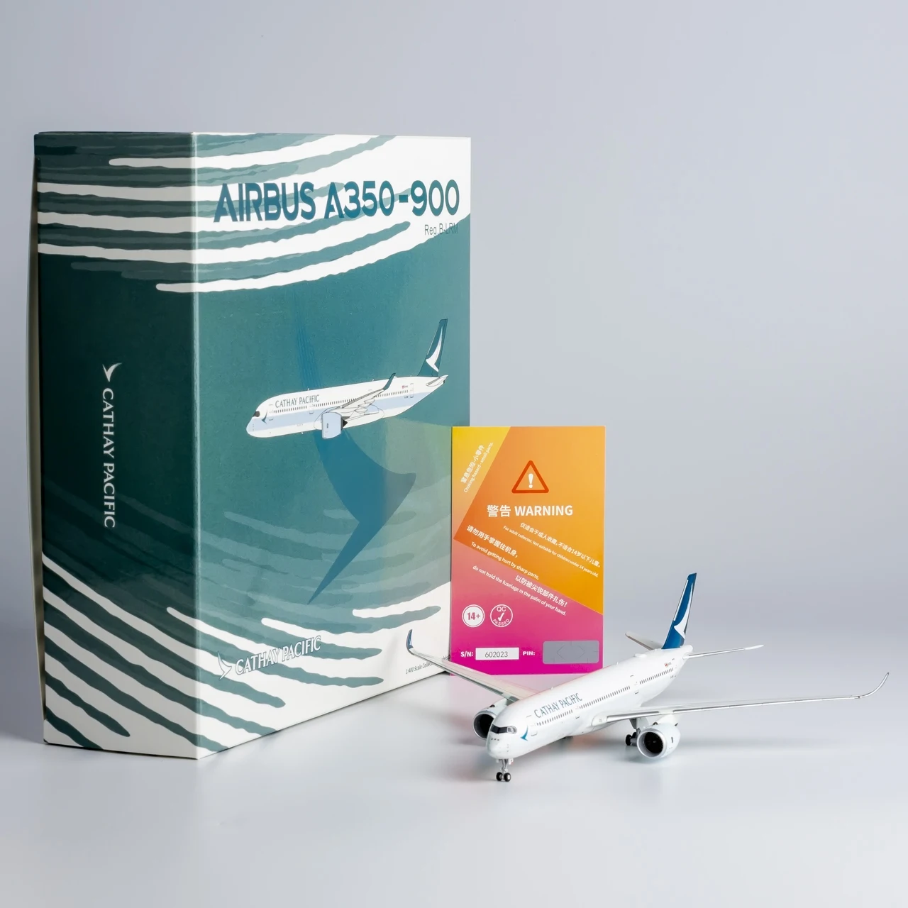 39078 Alloy Collectible Plane Gift NG Model 1:400 Cathay Pacific Airways Airbus A350-900 Diecast Aircraft Jet Model B-LRM