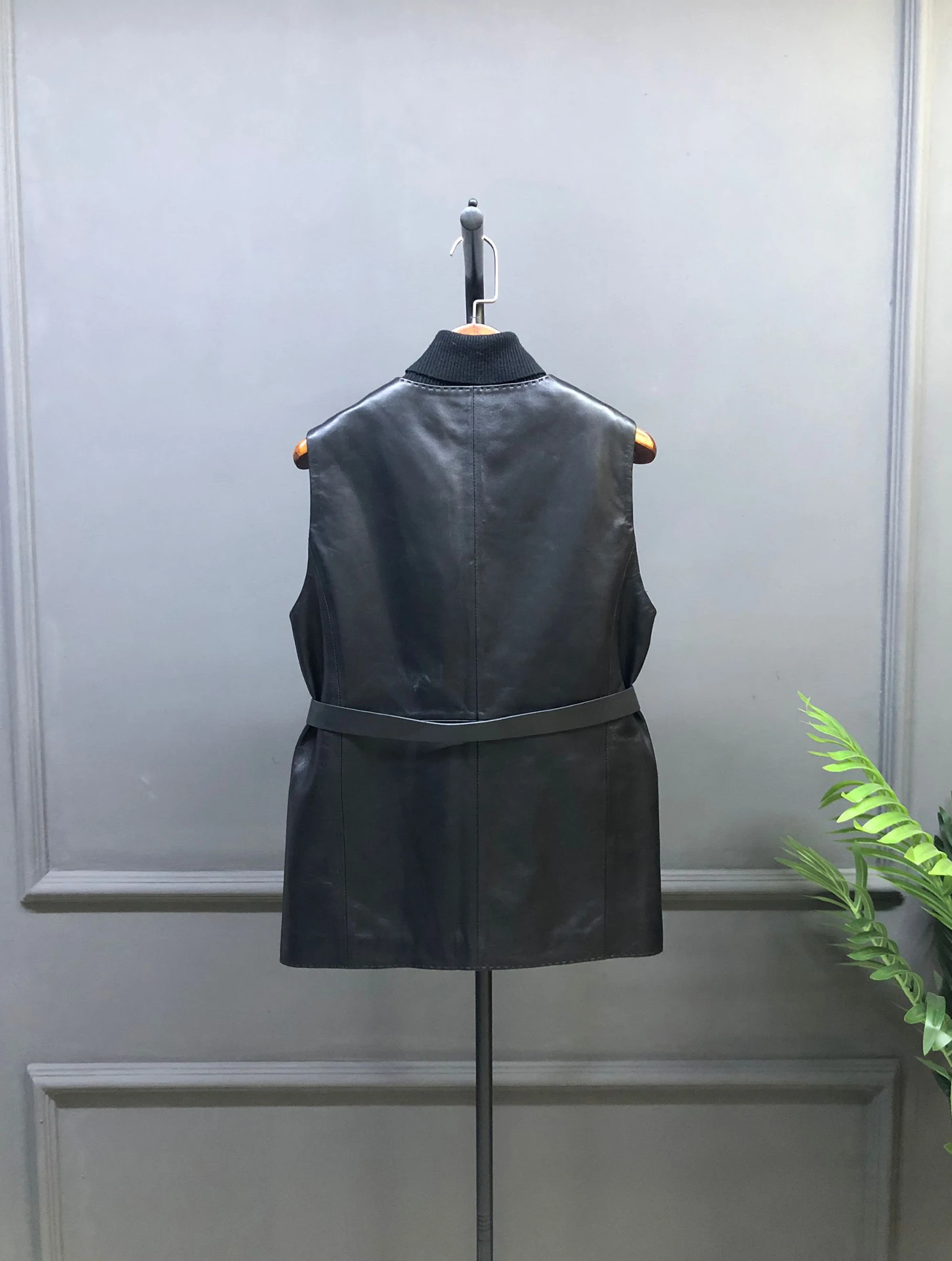 Modieuze V-hals middellange afslankende leren jas Dames schapenvacht losse bovenkleding Sli-jas Trendy bikerjas