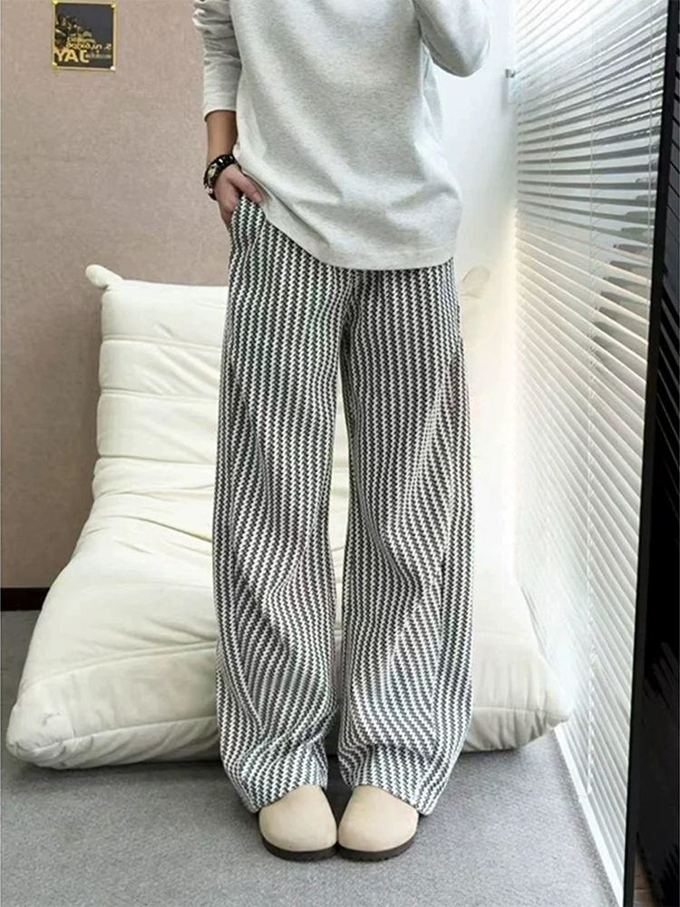 

Men's Black White Striped Pleated Wide Leg Pants Autumn American Retro Lazy Style Drapey Straight Leg Sweatpants Casual Trousers