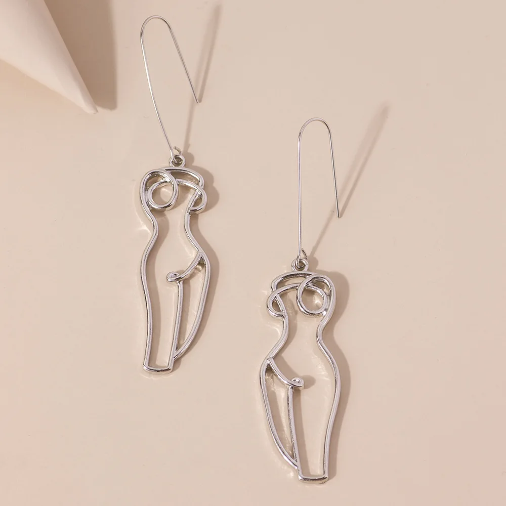 New 2022 Punk Style Body Drop Earrings Retro Abstract Face Women Earrings Hollow Out Personality Hand Metal Dangle Earrings