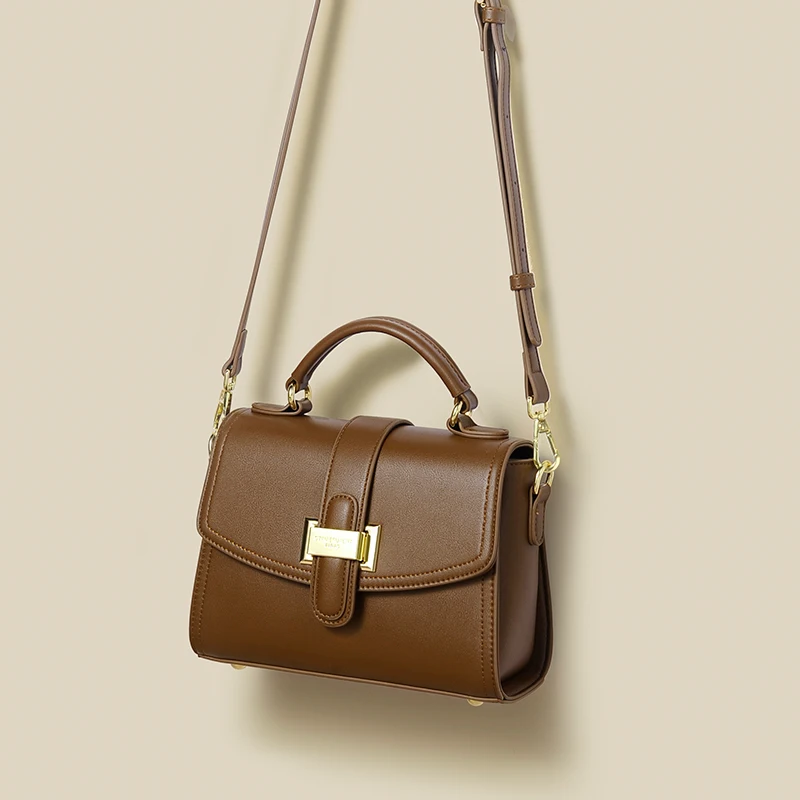 

Trendy Fashionable Letter Logo Messenger Bag with Leather Large Capacity High-End for Women Casual