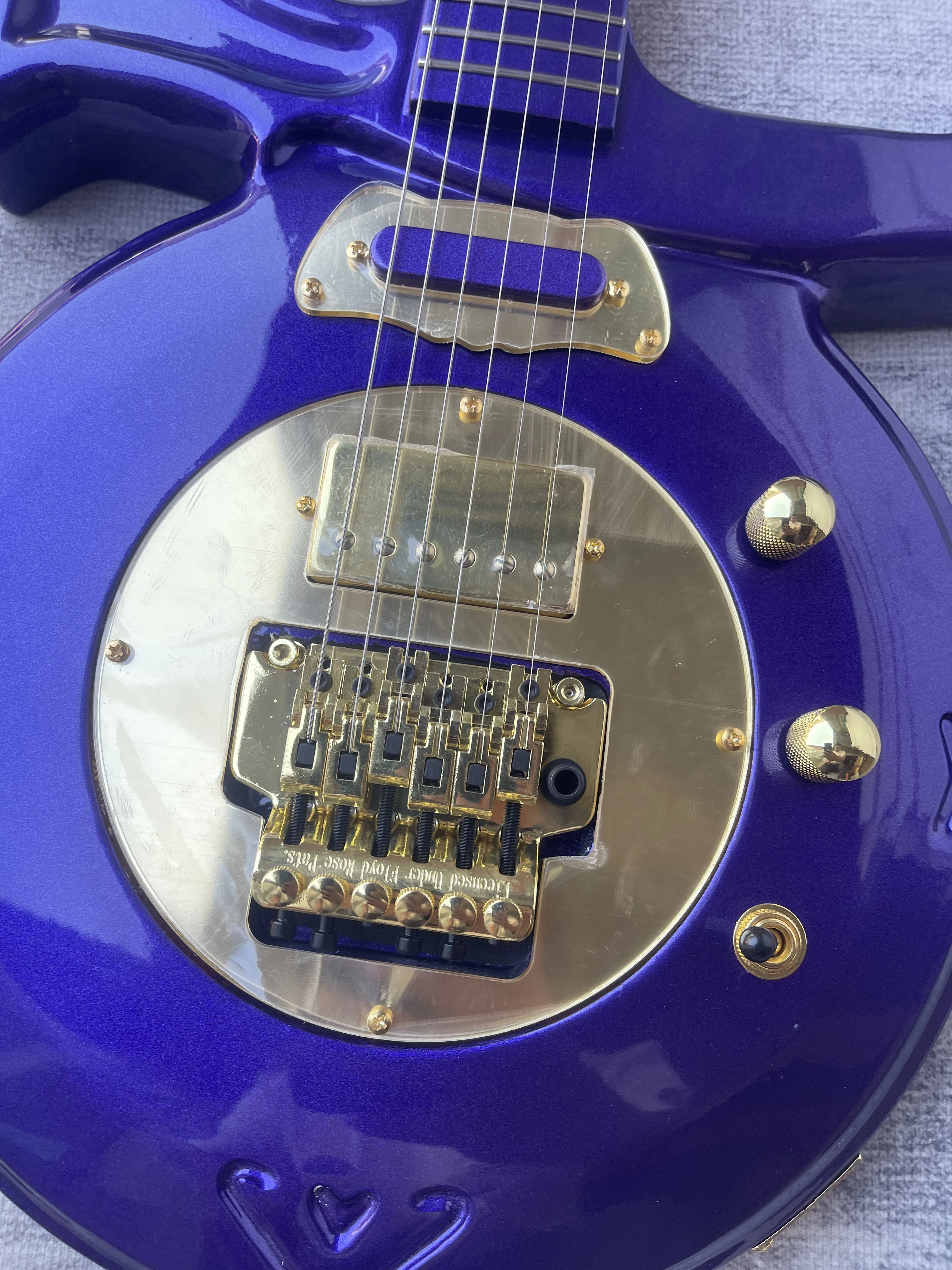 6 String Round Body Scroll Curved Fantasy Electric Guitar Metallic Purple Single & HH Pickups Gold Hardware Free Shipping