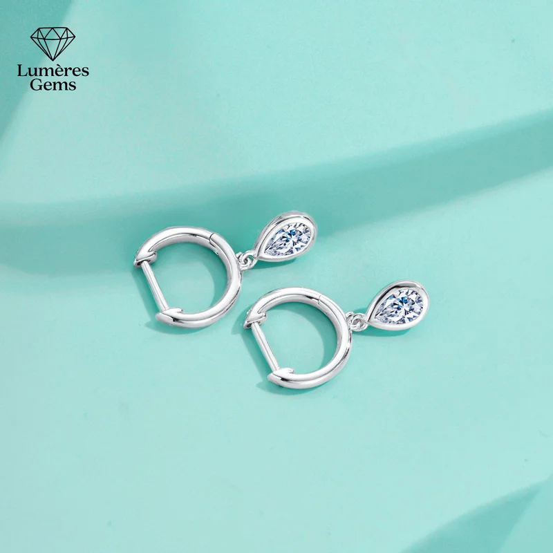 Lumière Gems Platinum PT950 Waterdrop-shaped Moissanite Diamond Women's Allergen-Resistant Earrings - Simple and Elegant Wearing