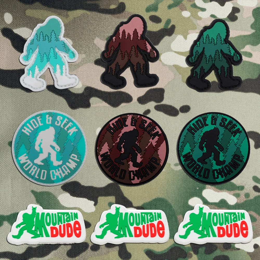

A Forest Savage Pattern Pvc Material Morale Patch Sticker Badge Patch, with a Glow-In-The-Dark Effect, Perfect for Use on Armbands, Backpacks, and Tactical Vests, Clothing Decoration Embroidery Patches, Soft Rubber