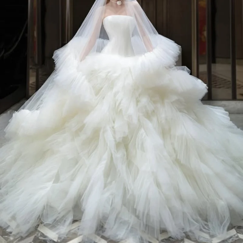 Vestidos De novia reales blancos De lujo personalizados, cola larga, apliques De encaje, encaje De tul, capas De volantes, bata hecha