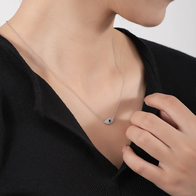 S925 เงินสเตอร์ลิงชุบทองคลาสสิกสีฟ้าเพทายปีศาจตาสร้อยคอจี้สําหรับผู้หญิง