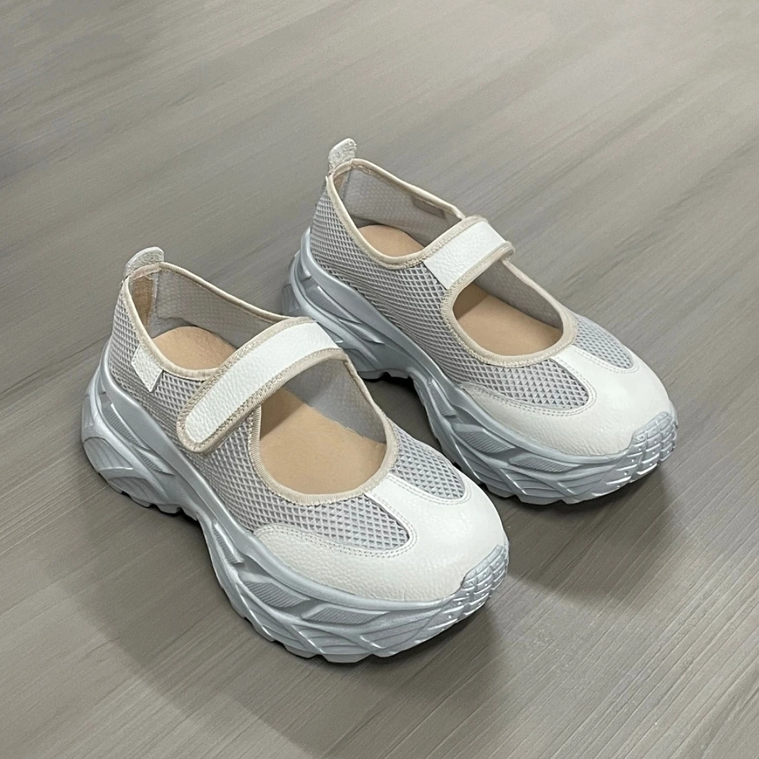 

Xingliupi Simple Grid Comfortable Women's Shoes Casual Shoes Fashion Popular Sneakers for Women Unique Shape Genuine Leather