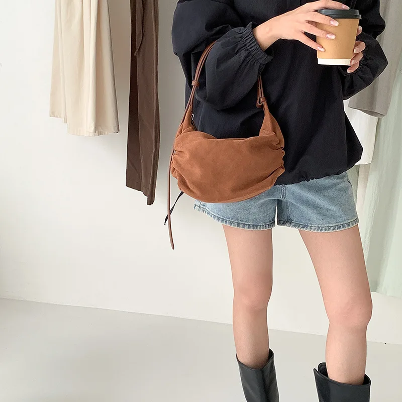 

Niche Design Pleated Ladies Handbag Versatile 2025 Retro Casual Dumpling Bag Fashionable and Simple New Women's Shoulder Bags