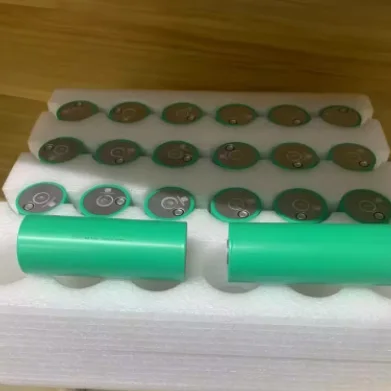 100%新品純正BYD製シリンダー型3.2V 46120リン酸鉄リチウムイオン電池セル 24.5AH エネルギー貯蔵電気自動車に最適