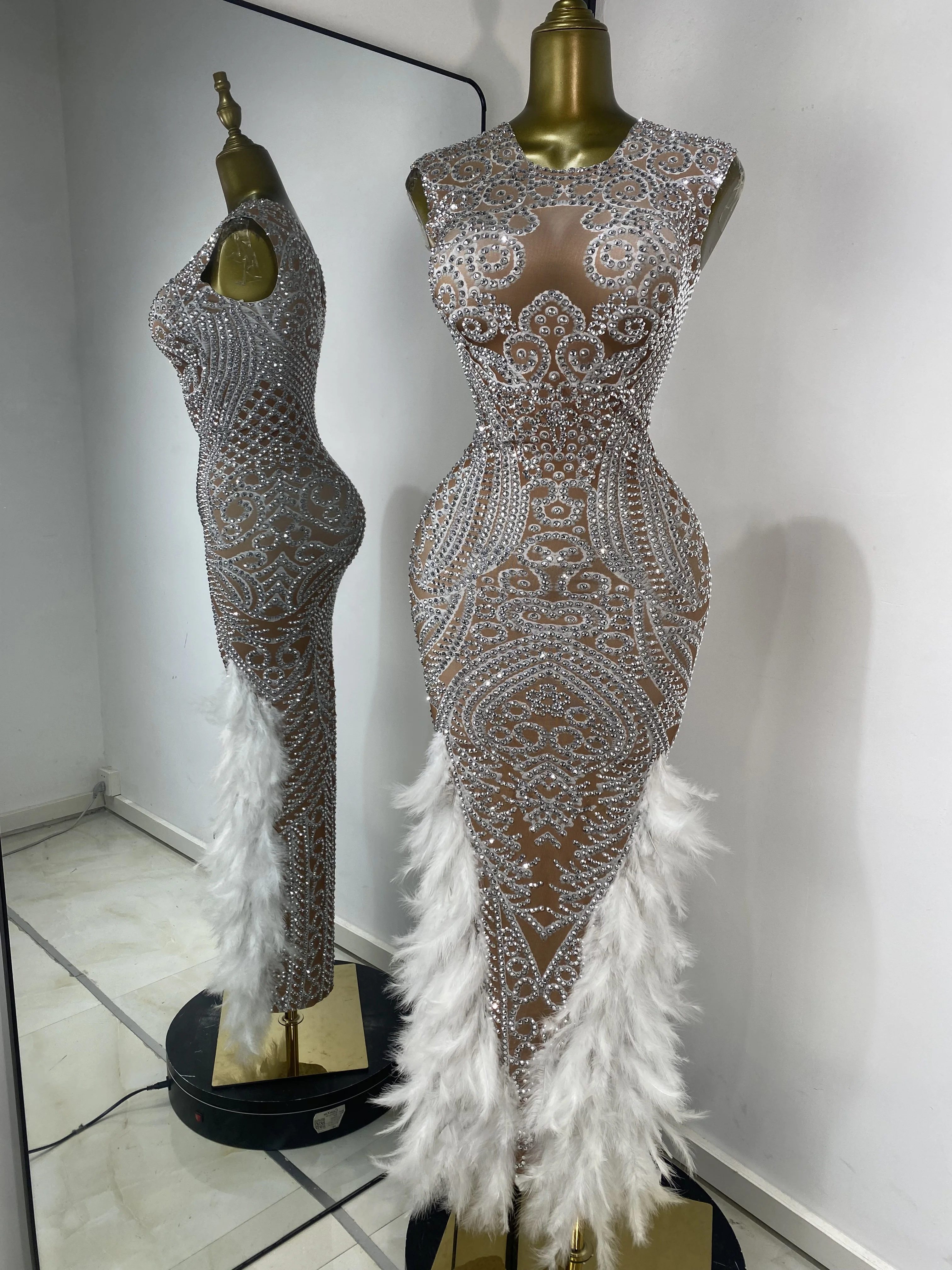 المرأة الفاخرة سباركلي الراين دنة مطبوعة الريش تنحنح فستان عيد ميلاد طويل بريق المشاهير مساء حفلة المدرج العباءات #2