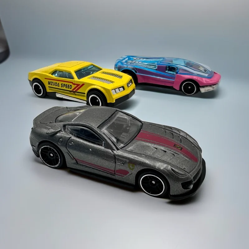 3pcs Random 7.5cm Simulation Model Children Alloy Car Sports Car Collection Toys