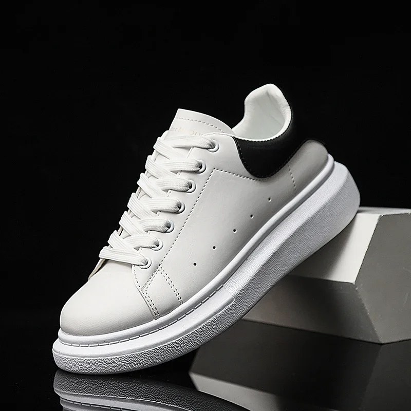 2024 new men's and women's shoes comfortable soft small white shoes sneakers casual shoes Fashion shoes Daddy shoes board shoes