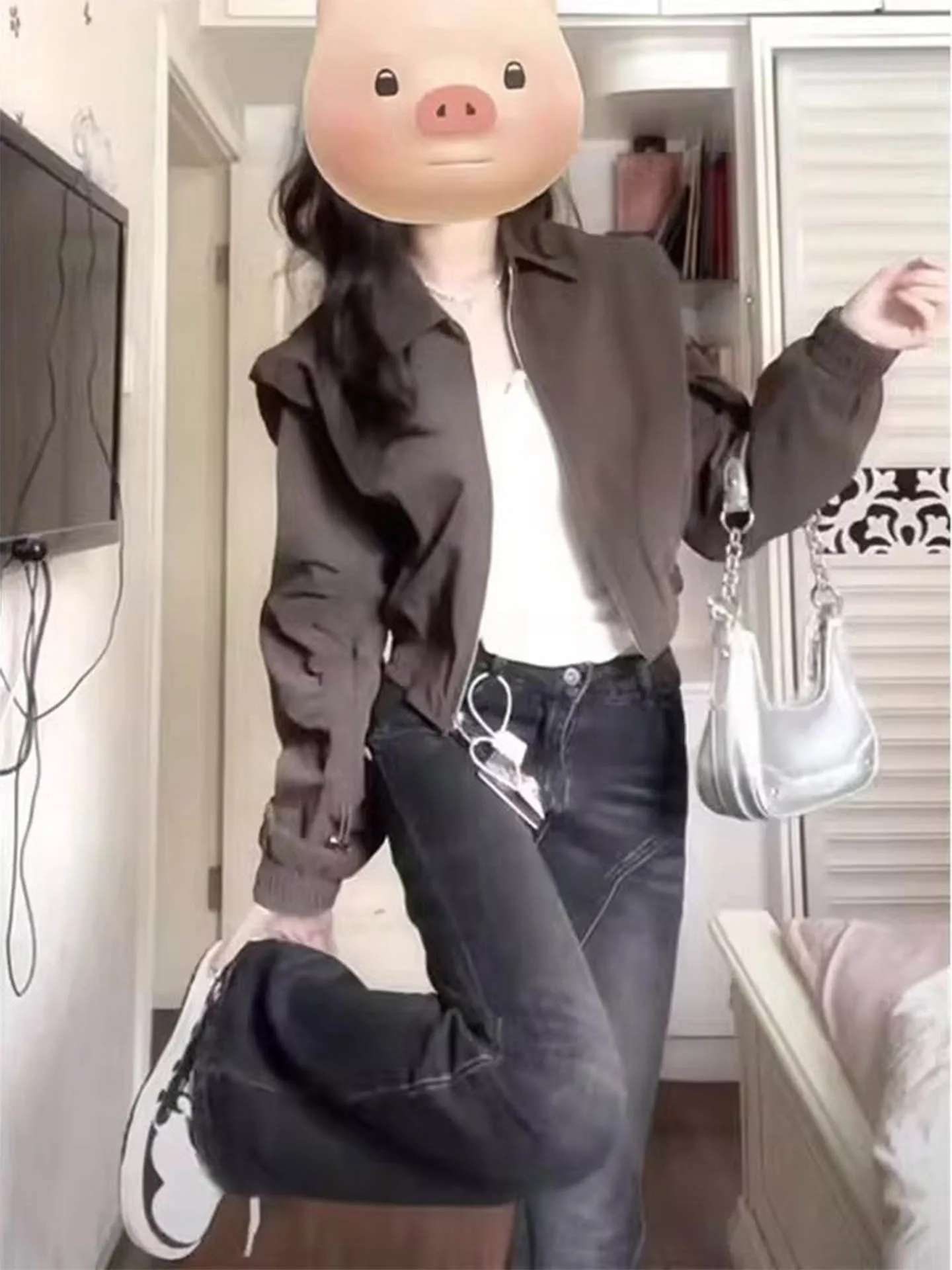 Jaqueta Fena Curta de Couro Marrom Estilo Beisebol com Ombro Acolchoado para o Início do Outono, Qualidade Superior, Moda...