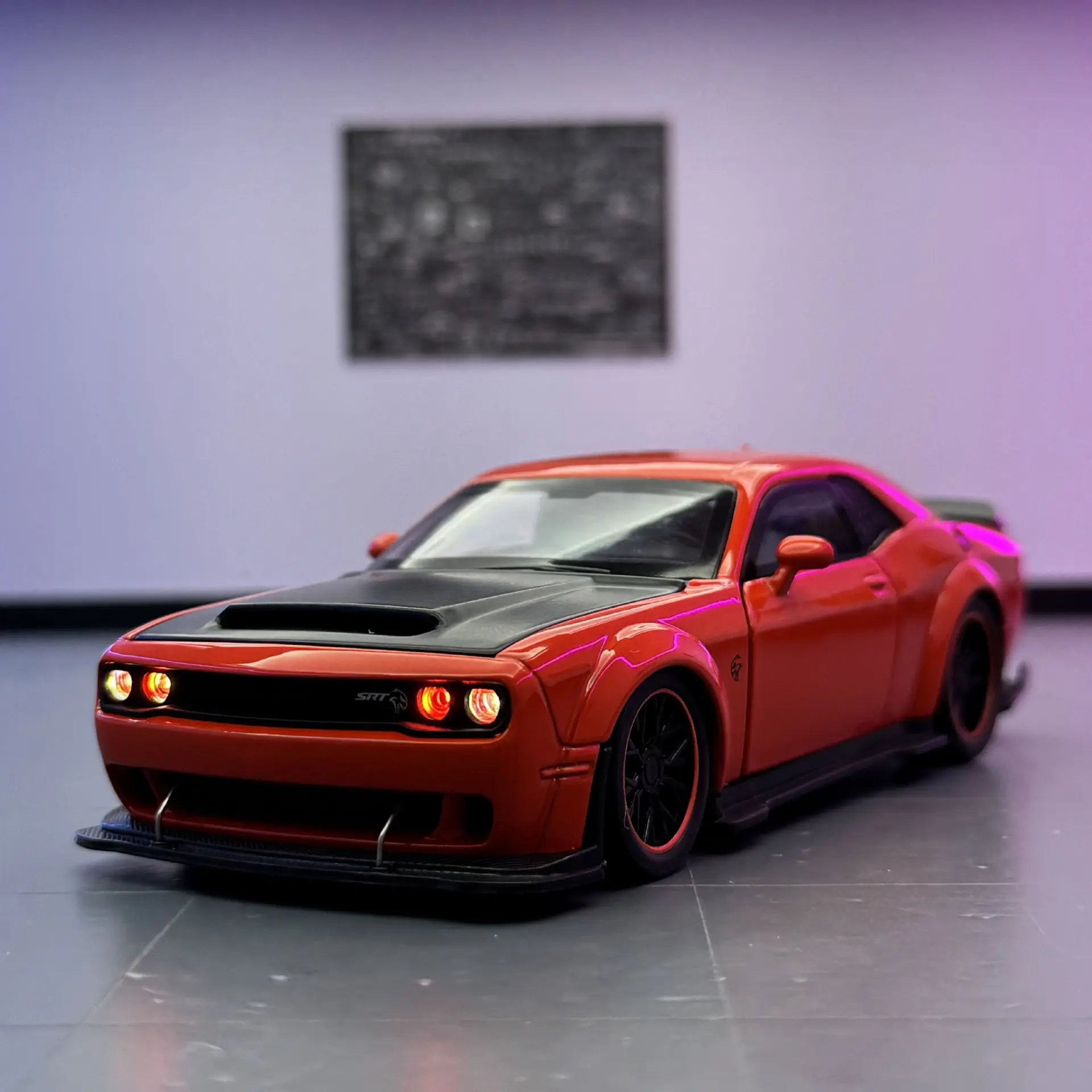 

Car Model 1:32 Hellcat Alloy Sports Car Sound Effect Model Ornament with Cat Cry Pull Back Toy Car Generation