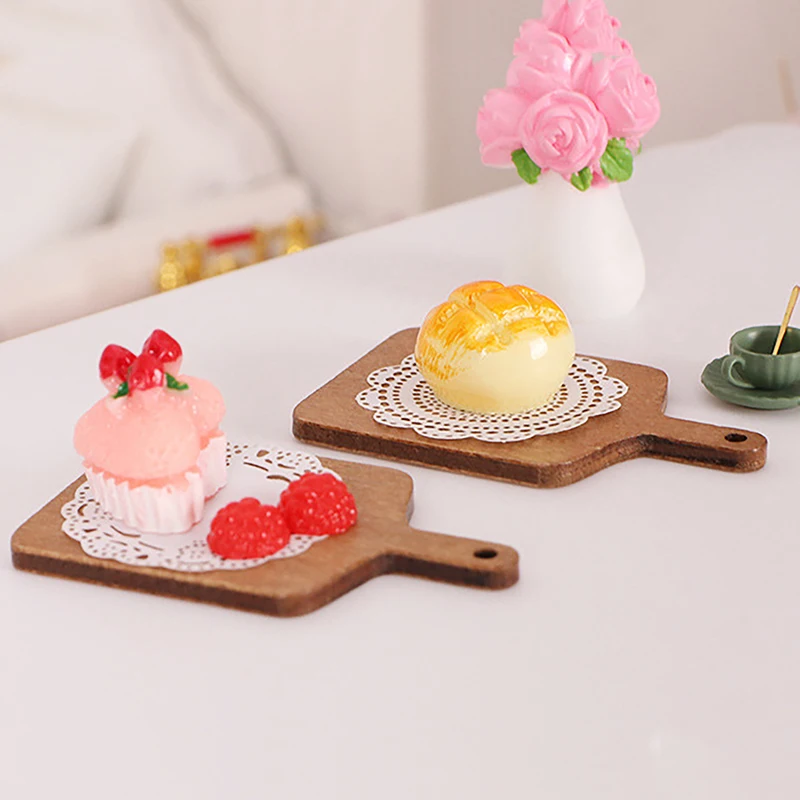 

1/12 Dollhouse Simulation Wooden Cake Dessert Tray with Paper Placemat Dollhouse Mini Tableware Tray Decor Doll House Accessorie