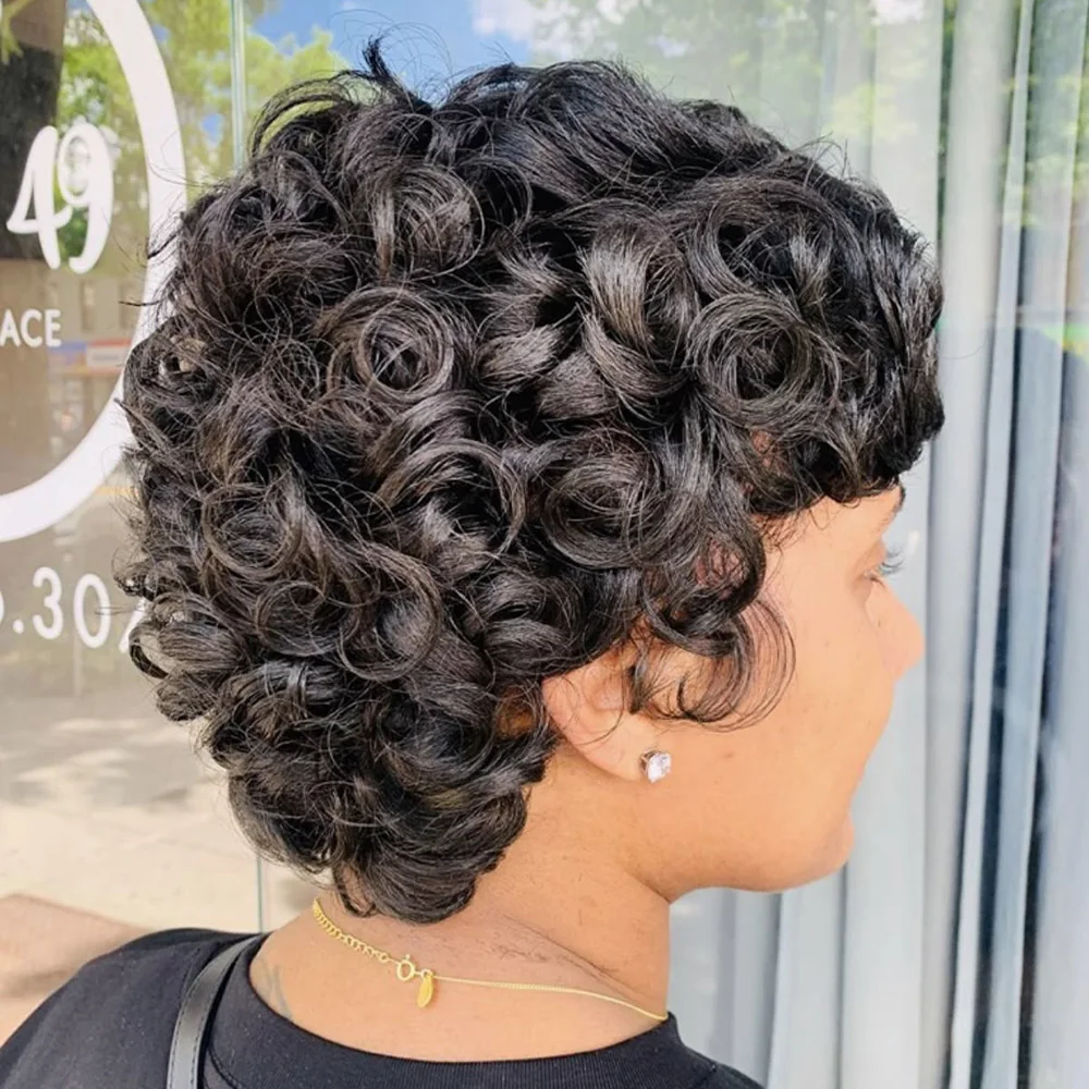 Peruka z ludzkich włosów pixie cut, w całości wykonana maszynowo, z grzywką, kręcone włosy typu egg curly, krótka peruka pixie cut z ludzkich włosów.
