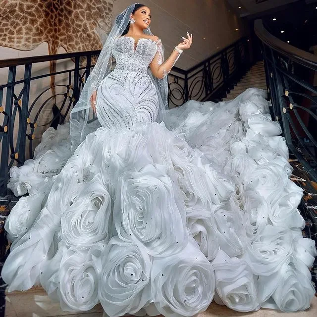 Vestido de novia de sirena blanco Ebi personalizado, vestidos de novia con tren desmontable de encaje y cristales con cuentas