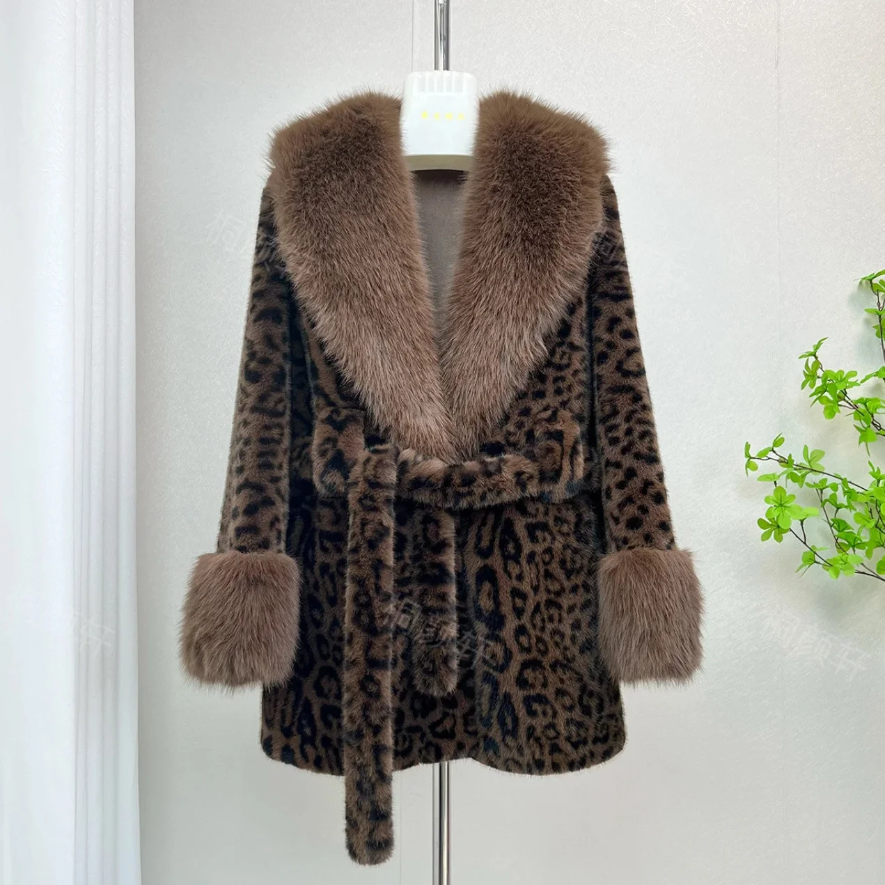 Imitation Mink Mid-Length Coat with Luxury Fox Fur Collar - Slim Fit, High-Fashion Style