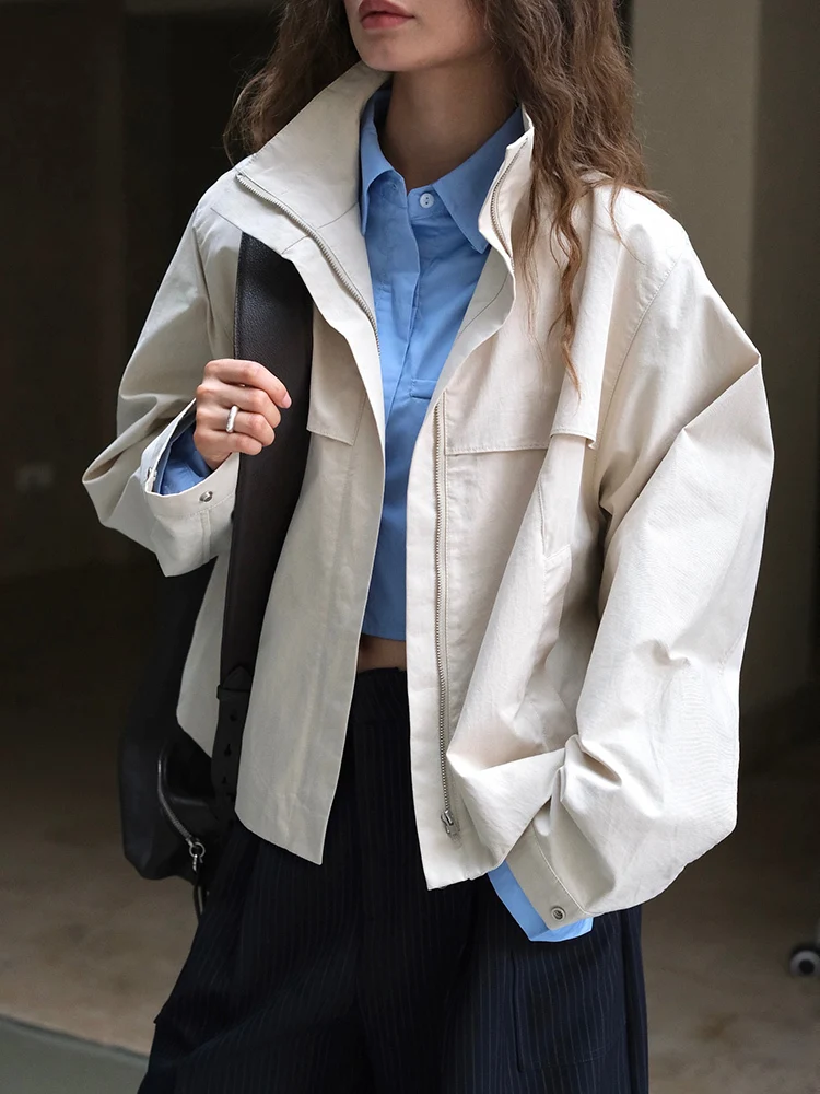 [EAM] Navy Blue Shaped Big Size Casual Jacket New Stand Collar Long Sleeve Women Coat Fashion Tide Spring Autumn 2025 1DH7051