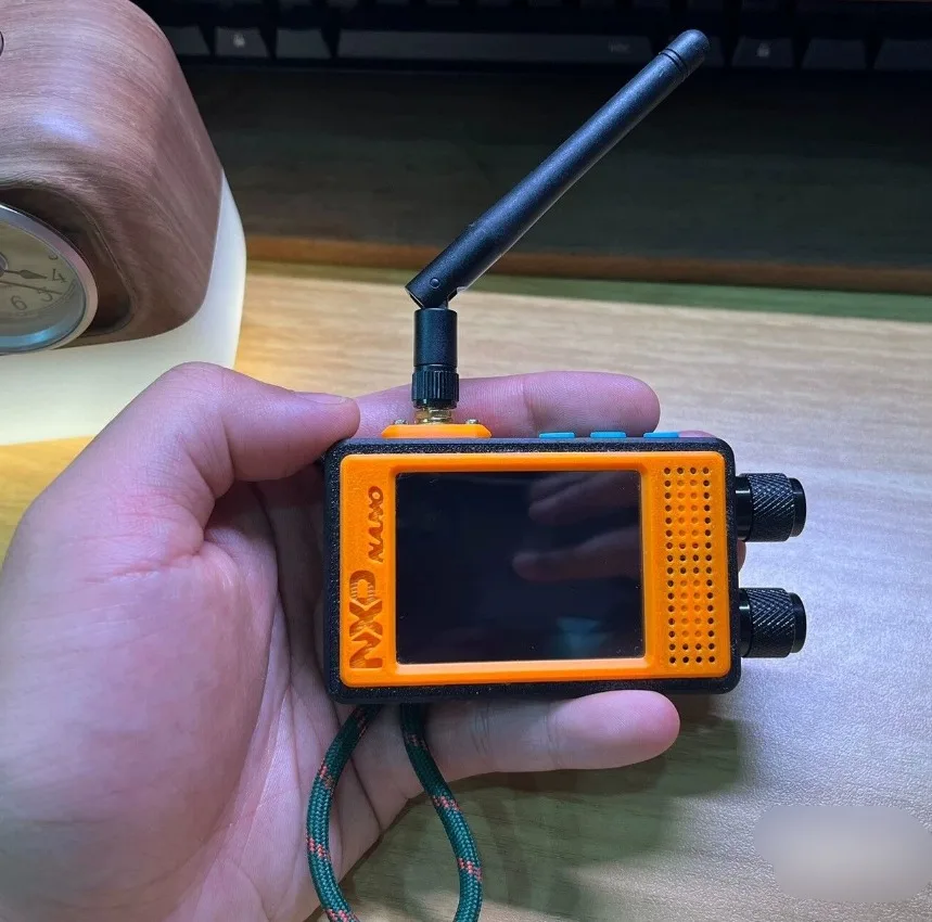 Mini Pocket TEF6686 ESP32 NXP-NANO Multiband Radio 2.4" IPS Touchscreen, 2000mAh EDC Portable FM/LW/MW/SW/AIR Receiver