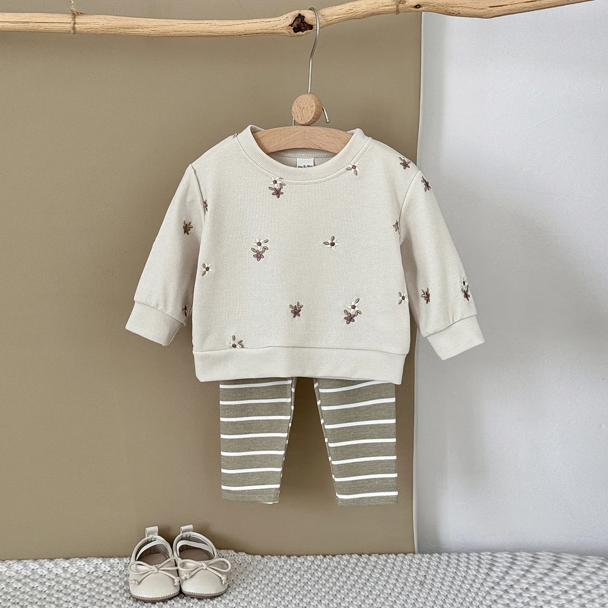 Baby Girl Clothes New Design Fashion Spring Fall Floral Embroidery Top+Casual Striped Pant Sets Baby Clothes for Newborn