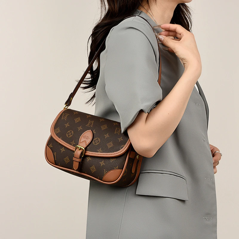 Luxury style chain strap women's shoulder bag elegant design crossbody bag modern fashion small square bag