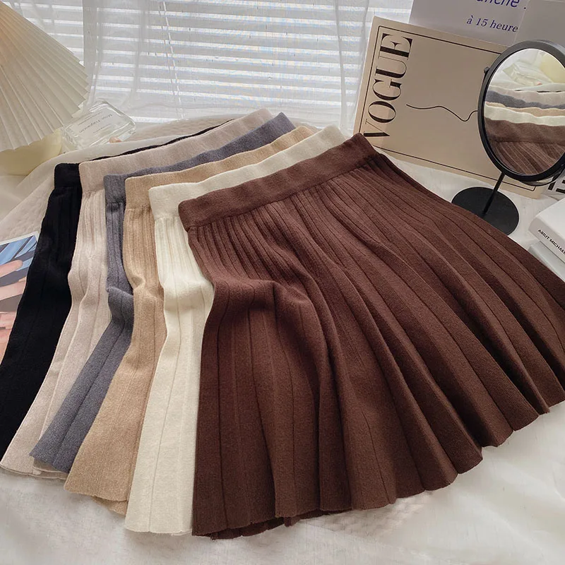 Brown Knitted Pleated Short dress Women Autumn 2024 New Korean Sle Solid Slimming Elastic High Waist Skirt