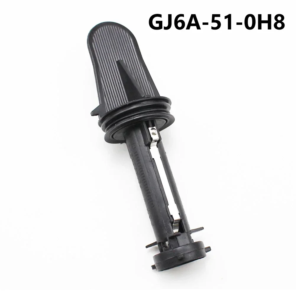 1PCS Car Steering Lamp Holder Fits For Mazda 6 GG ATENZA Black Headlight Turn Signal Lamp Holder Part Number GJ6A-51-0H8