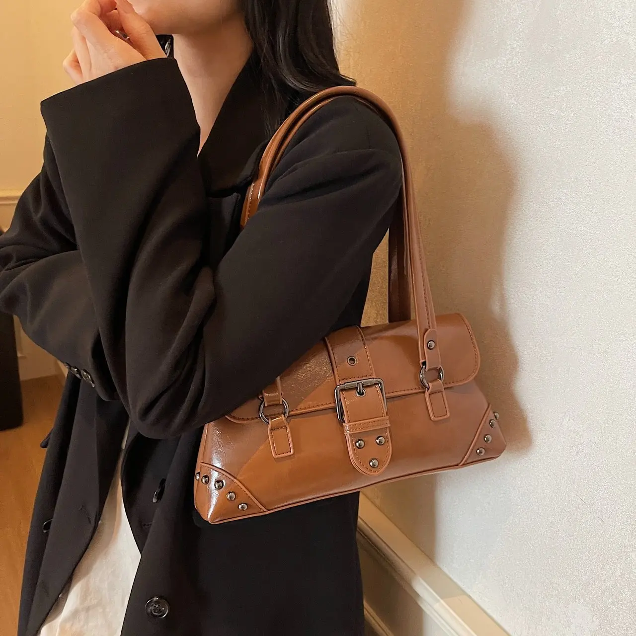 حقيبة نسائية كاجوال ببرشام - حقيبة كتف عصرية متعددة الاستخدامات تحت الإبط