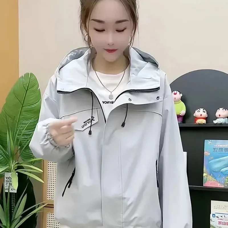 2026 Spring And Autumn New Retro Embroidery Splicing Casual Short Jacket Female Korean College Wind Joker Trench Coat Ladies
