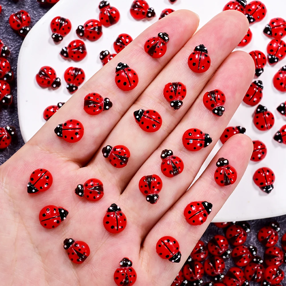 50/100 Stück Harz Mini Red Beetle Nagel Charms 8*10mm 3D süße Marienkäfer Nail Art Dekorationen Y2K Käfer Insekt DIY Nagel Scrapbook Dezember