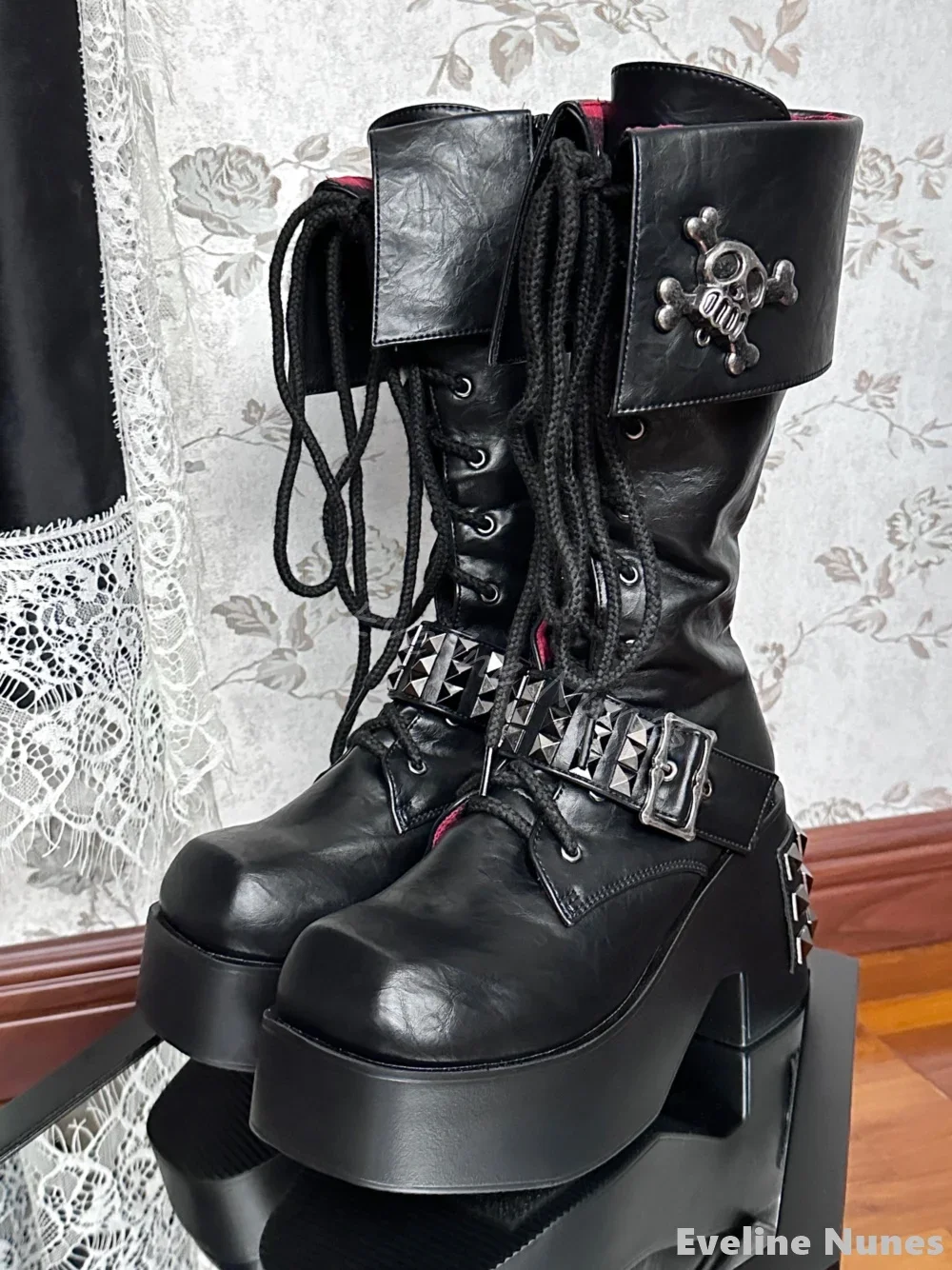 

Skull Rivet Belt Buckle Knight Boots Women Sirenia Style Platform Chunky Heels Cross Strap Mid Calf Boots Cool Girl Gothic Boots