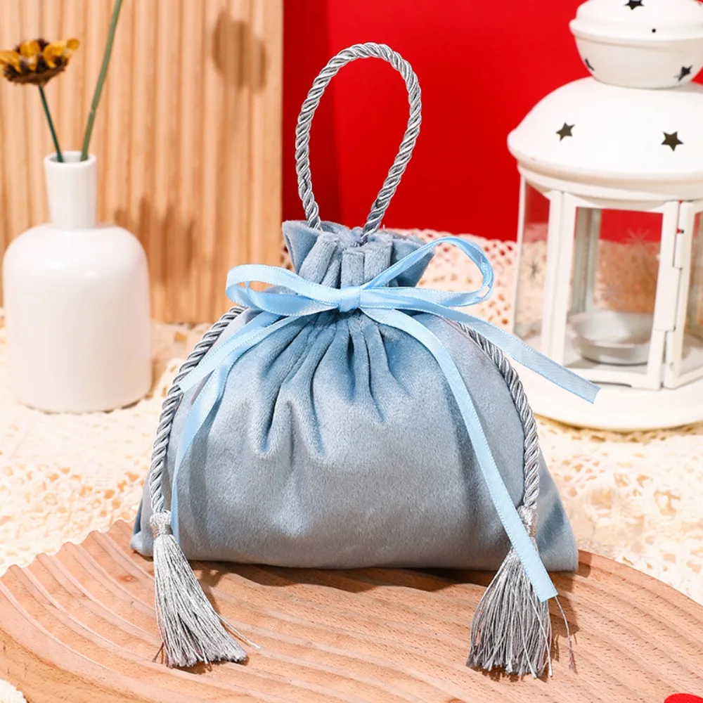 

Creative Chinese Drawstring Candy Bag Traditional Velvet Flannel Gift Bag Wine Red Tassel Wedding Gift Bag Guests