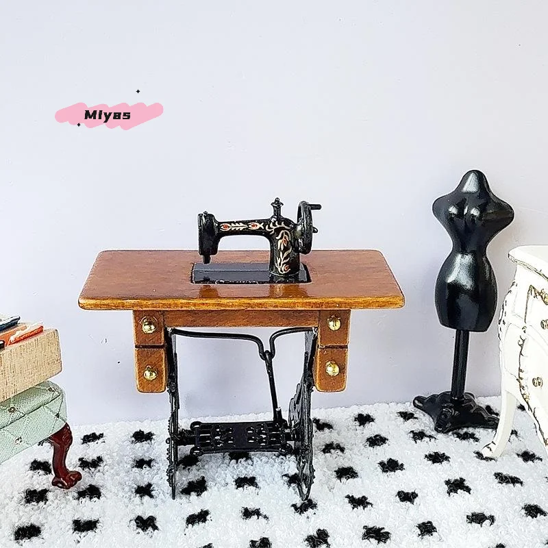 

1Pcs 1/12 Scale Miniature Simulation Sewing Machine Furniture for Dollhouse Home Decor DIY Accessories