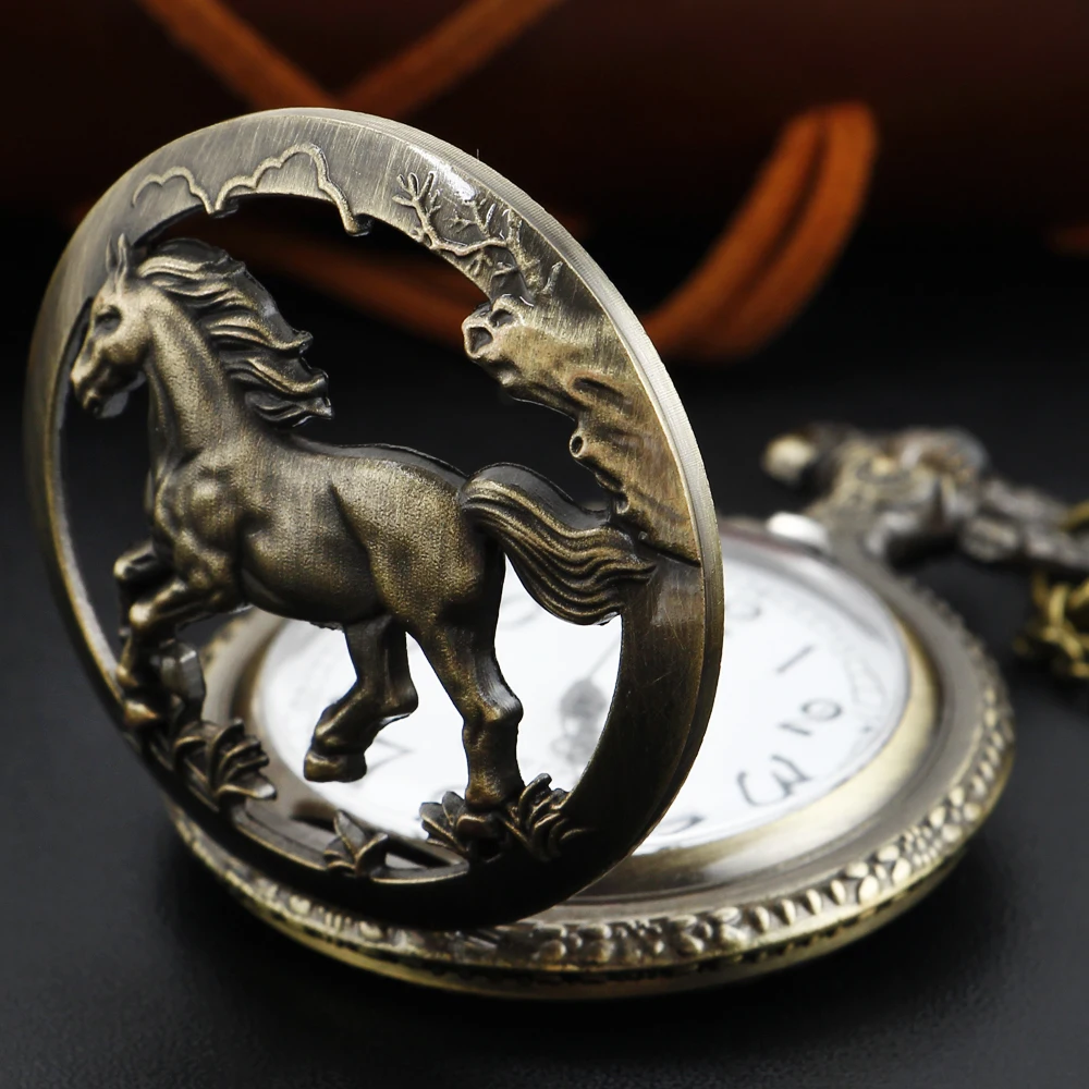 Antique Animal Series Racing Hollow Quartz Pocket Watch Vintage Dial with Chain Necklace Pendant Jewelry Clock Festival Gift